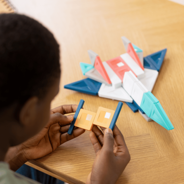 Avion din setul de construcție magnetic Connetix PRO